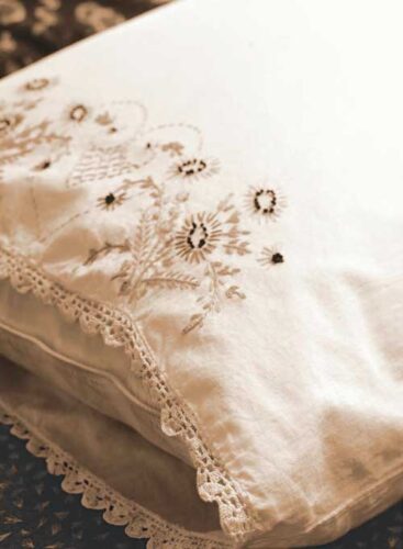 Pillow Protector: How to Keep Your Pillows Clean